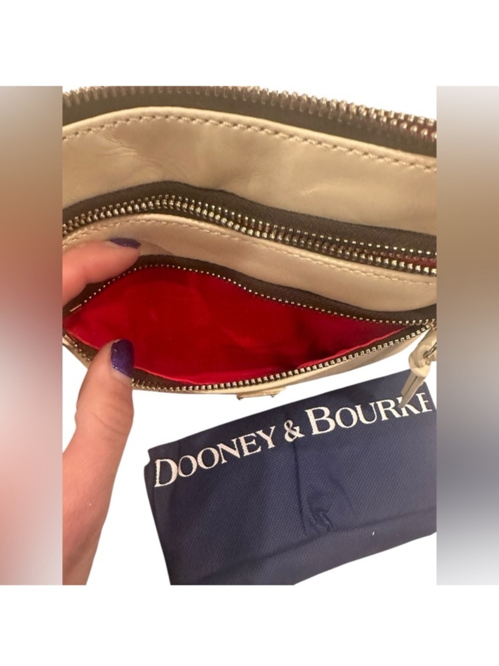 💕Dooney & Bourke Penrose Triple Zip Flat Crossbody Cream Purse💕 - Picture 4 of 5